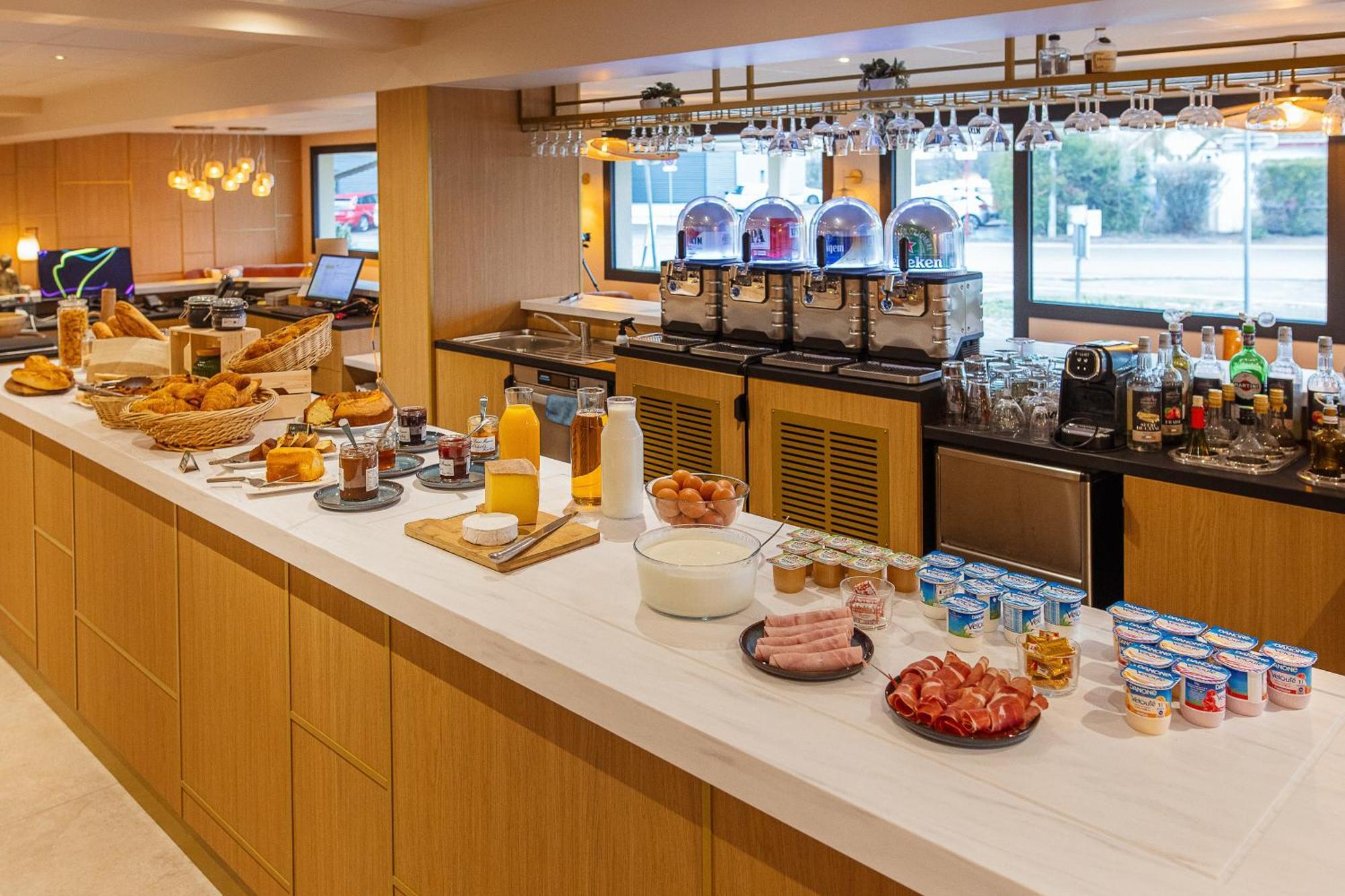 B Troyes Aeroport Hotel 2*